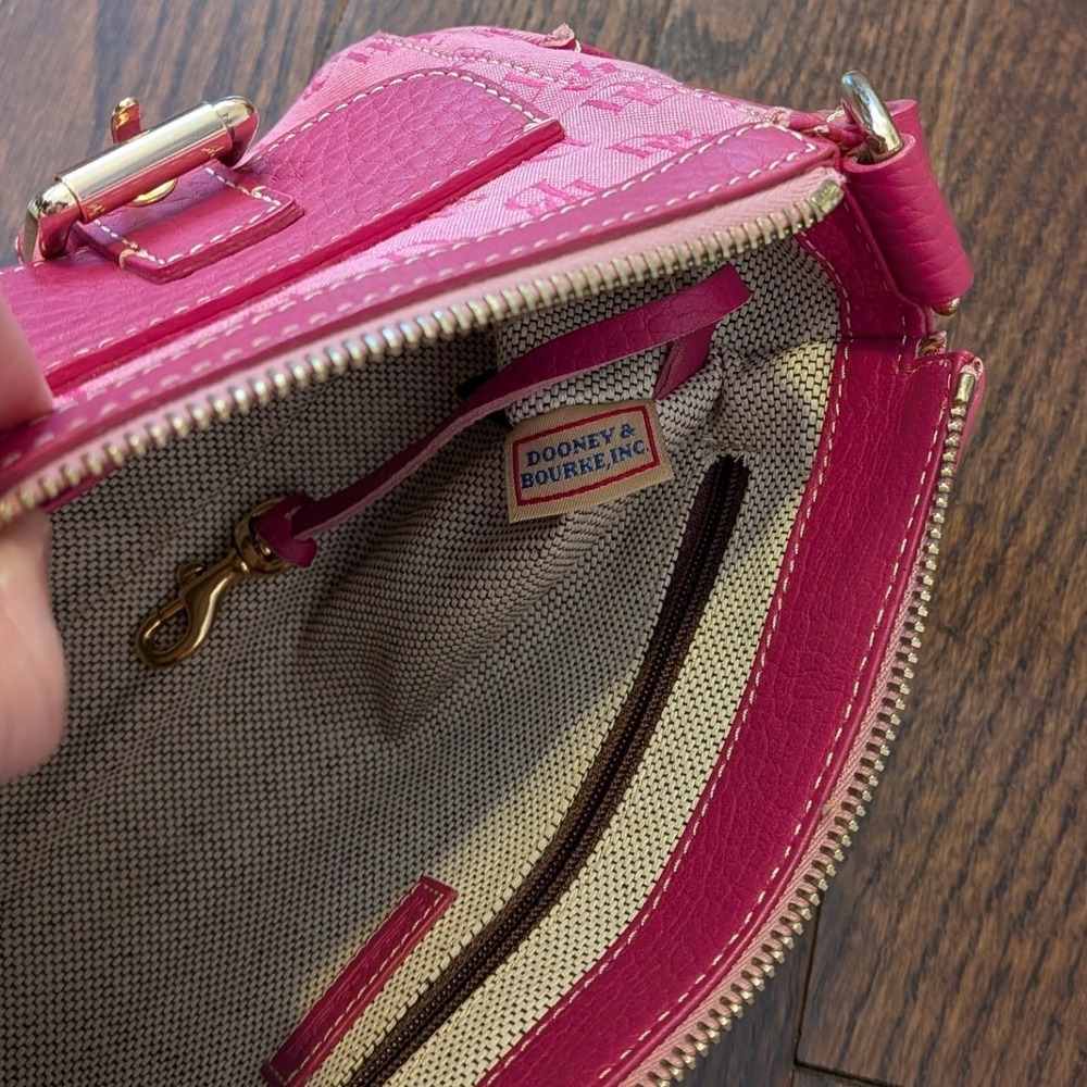 Vintage Dooney & Bourke Pink Y2K DB Monogram Canvas Leather Buckle Shoulder Bag - Picture 5 of 16
